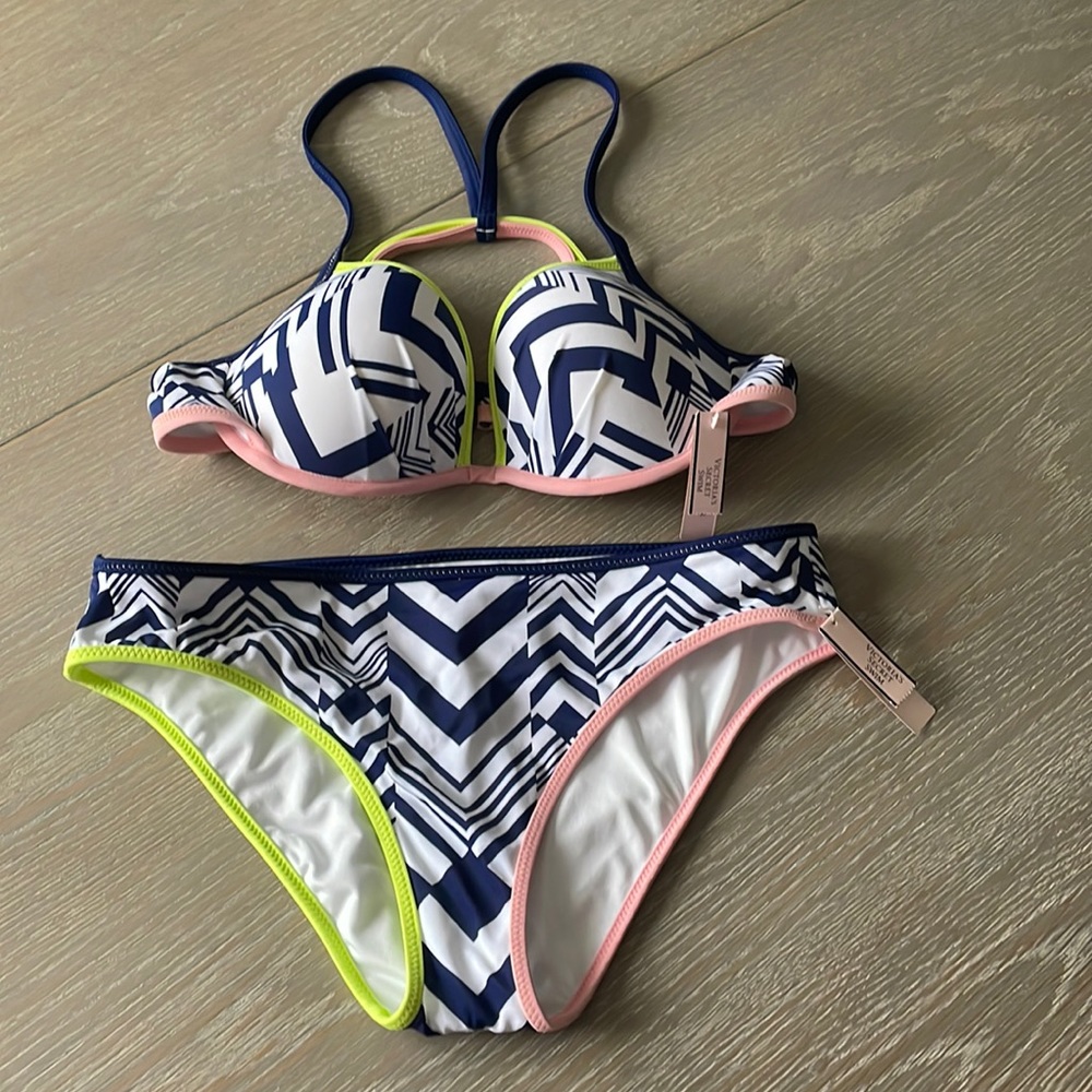 VS swimm, size M, new